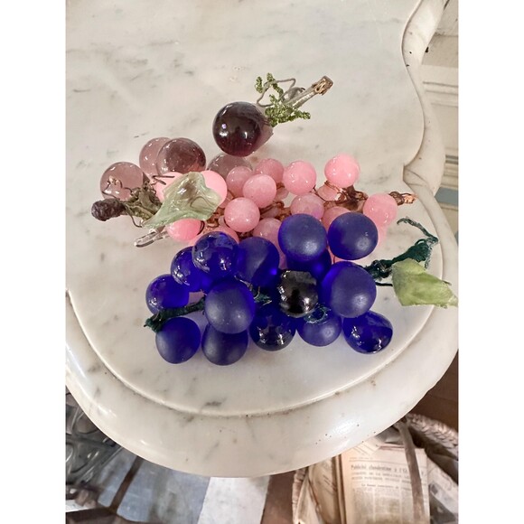 Vintage glass, possibly Murano, grapes 3 clusters: cobalt blue, pink, pink - Picture 3 of 4
